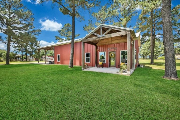 Hockley, TX 5 acre 2336 sq ft Barn Home Shop