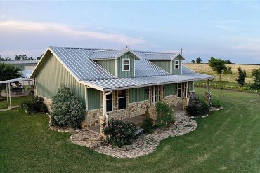 What Are Pole Barn Homes &amp; How Can I Build One? Metal ...