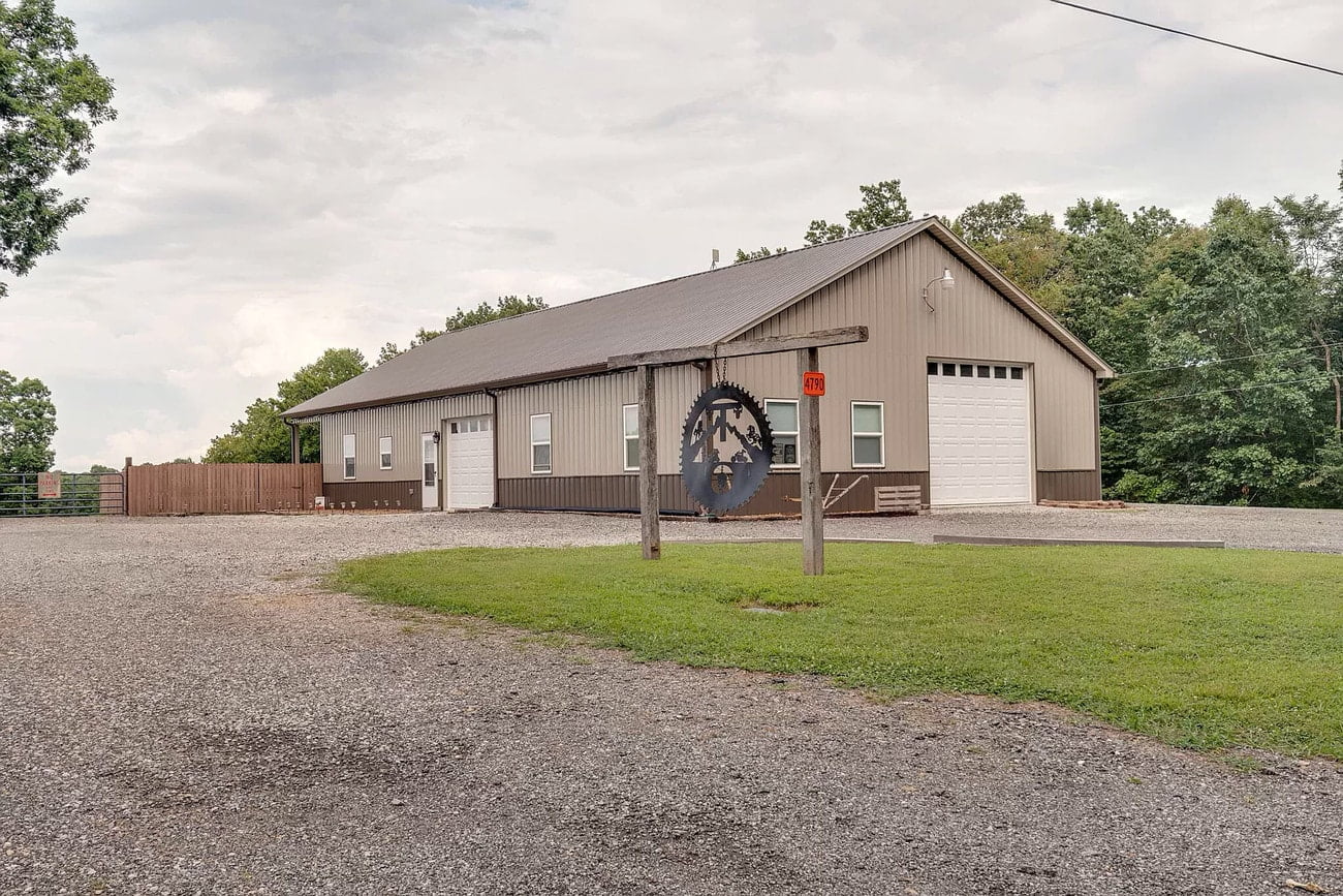 Hampshire TN Metal House For Sale
