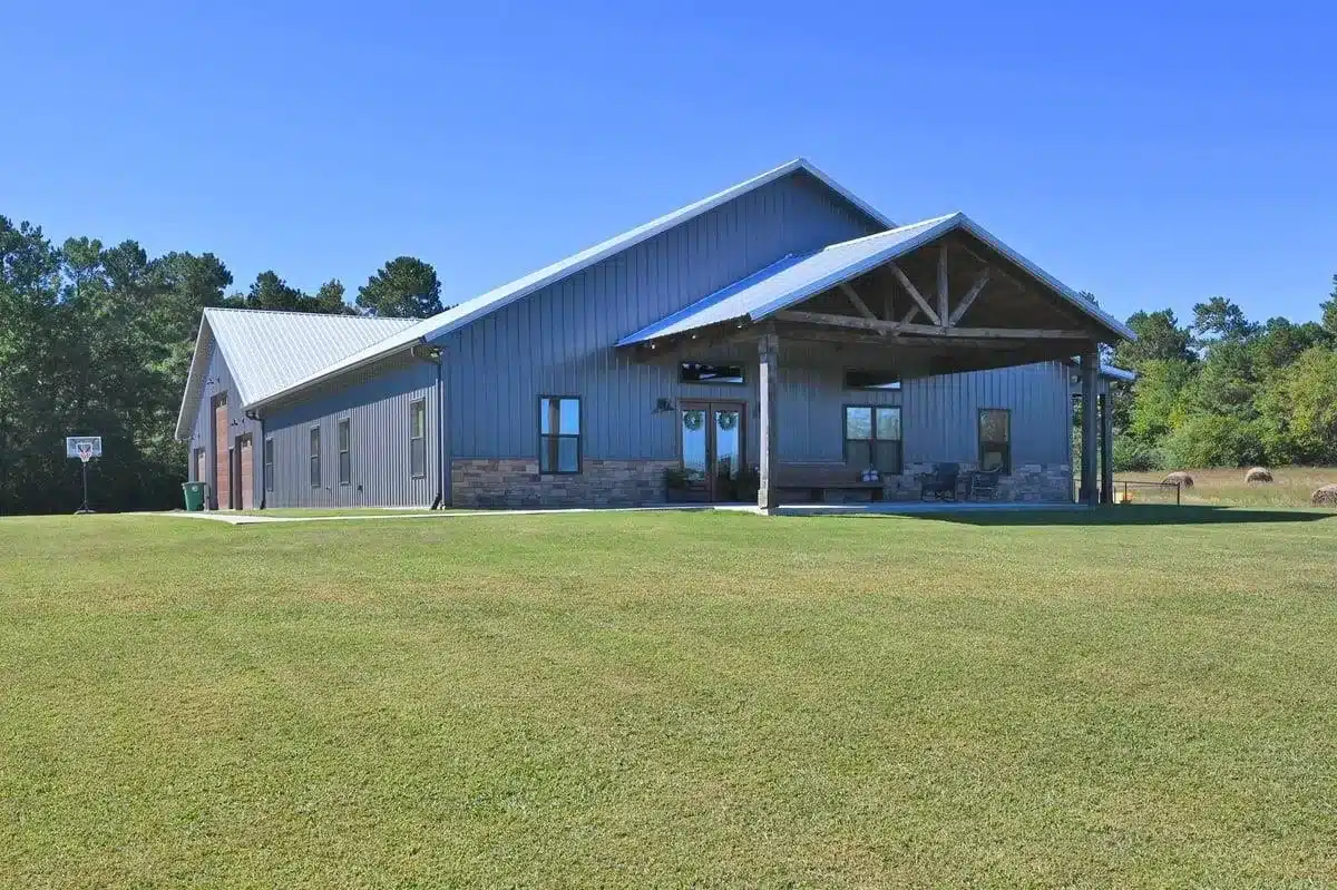 Vinemont, Alabama Barndominium house